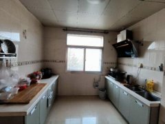 广宇小区2楼 147平 车库40平 可不买 3室2卫