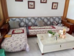 荣成市崖头街道青阳西区103号楼西单元3楼东精装修拎包入住