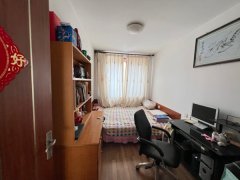 世纪小区，161平，四居室两卫，精装，带地下室，55.8