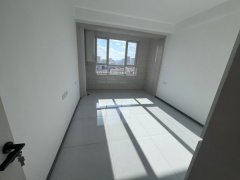 荣盛小区，14楼，精装，三居室，带地下室没住