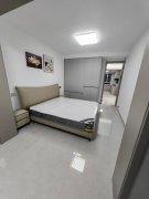 荣成市区商云小区二楼69.8平三室精装未住带地下室诚心出售