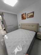 荣成市区商云小区二楼69.8平三室精装未住带地下室诚心出售