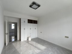 书香世家四楼95平两室现代精装未住带地下室诚心出售