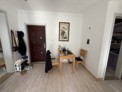 自在香滨一期11楼65平1室精装35.8万