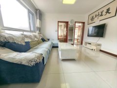 捡漏35万!华悦新城5加阁161平 5室2卫 客厅大窗 精装 捡漏35万!华悦新城5加阁161平 5室2卫 客厅大窗 精装