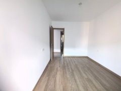 [庆祝中骏世界城5楼111平三室精装.65.8万大税协