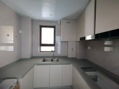 [庆祝中骏世界城5楼111平三室精装.65.8万大税协