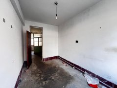 1楼带院子， 国泰小区 边户 3室 29.8万