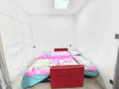 金悦华府前排电梯19楼 三室两卫两部空调精装修带露台拎包入住