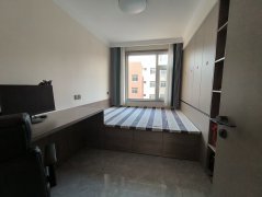 三环南区4楼110平三室精装短住带地下室