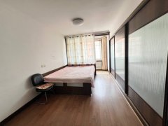 虹桥南区,四楼,128平,三室两厅两卫带地下室,车库 虹桥南区,四楼,128平,三室两厅两卫带地下室,车库