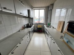 虹桥南区，四楼，128平，三室两厅两卫带地下室，车库