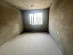 ，鑫水华庭，四楼，132平，三室两厅两卫，毛坯，88