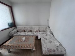 出租三环北区,五楼,80平,三室,精装,带地下室年租600 出租三环北区,五楼,80平,三室,精装,带地下室年租600