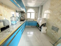 CF华悦新城北区五楼送阁楼161平带地下室精装修35万超低价