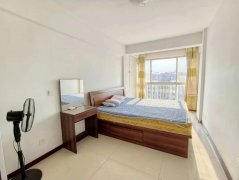 成山奥苑5楼带阁楼边户上下170平带地下室五室两卫 支持贷款