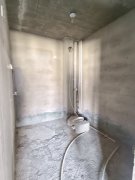 六福苑3楼 毛坯 3居室带地下室8平 证件齐全