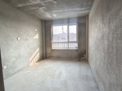 六福苑3楼 毛坯 3居室带地下室8平 证件齐全