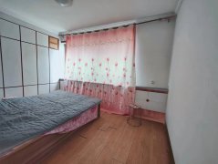 CF黎明小区广场南面三层小楼的一楼110平三室17.8万