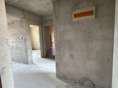 德龙馨苑 电梯 90平 南厅 卫带窗 证全可贷款 s