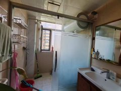 德龙馨苑电梯5楼 精装修 拎包入住 3居室带地下室 可贷款