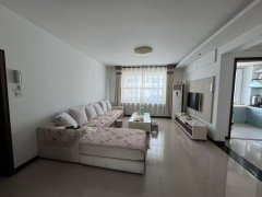 绿岛湖5楼带阁楼楼下113.06平，楼上76.39平五室两卫