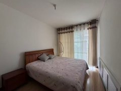 绿岛湖5楼带阁楼楼下113.06平，楼上76.39平五室两卫