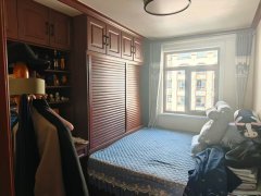 水岸名邸5楼东边户的电梯洋房102平豪华精装修带家具家电南厅