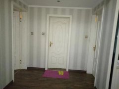 出租奥苑，豪华装修，三楼，91平，，带车库，1600