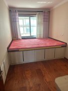 出租成山奥苑，二楼，116平，精装，带车库，1500