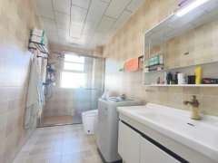 富润苑电梯12楼 129.76平 三室两厅两卫精装