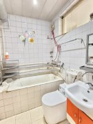 黎明中区好位置5楼 三室一厅配套齐全 干净整洁 生活便利