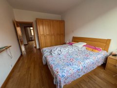 金帝桂都平地3楼126平三室两卫带家具家电带车位99万