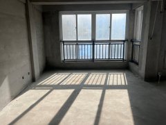 缔景城，三楼相当于二楼，97平，带地下室，32万