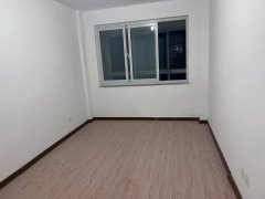 碌对岛，三楼，4楼，115平，简装修，带地下室，45.8万