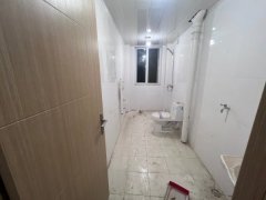 碌对岛，三楼，4楼，115平，简装修，带地下室，45.8万