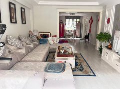 金帝桂都，一楼带院子，150平，带车位，带地下室，精装